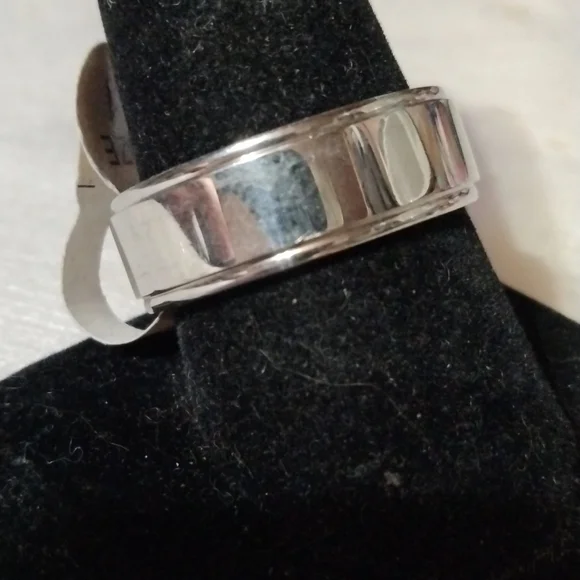 Steel wedding band ring silver tone NWT size 11 (sku 636) - Picture 1 of 4